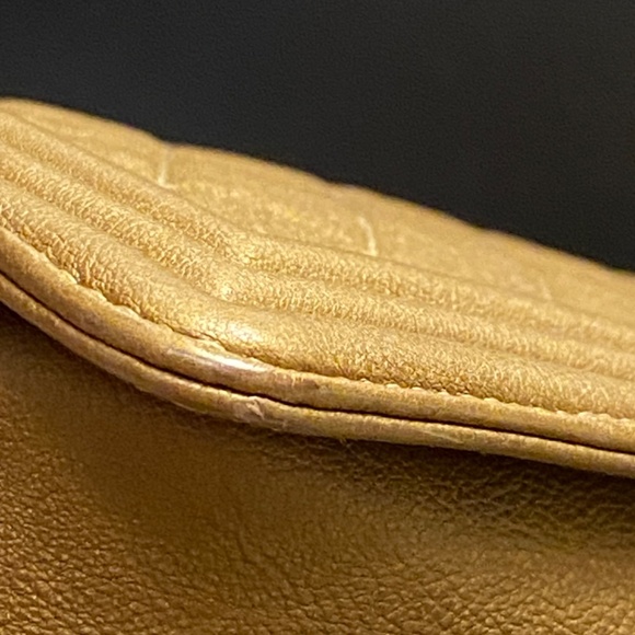 Authentic Chanel calfskin old medium boy in tan color - Picture 5 of 16